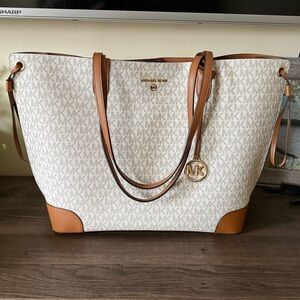 Michael Kors tote